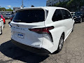 2022 Toyota Sienna LE