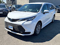 2022 Toyota Sienna LE